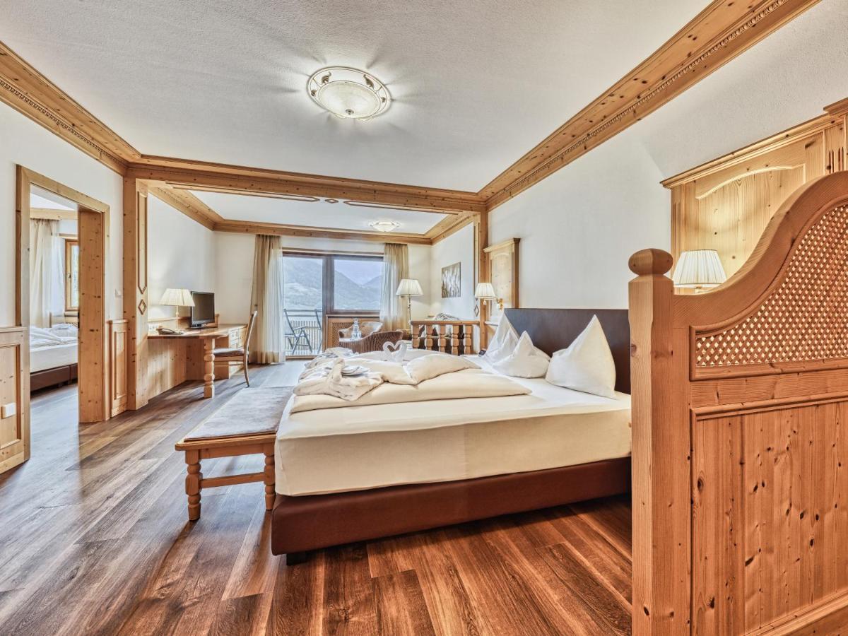 Hotel Traubenheim ติโรโล ภายนอก รูปภาพ