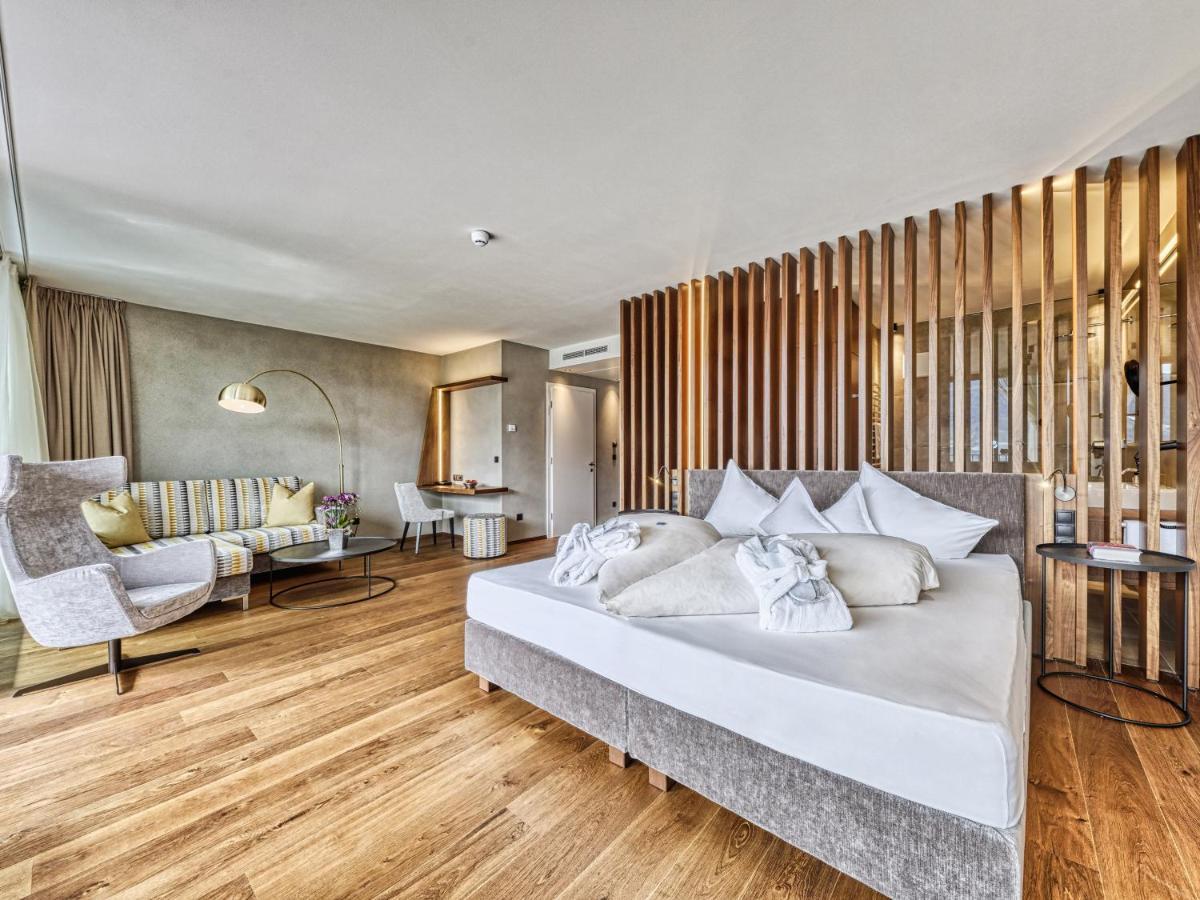 Hotel Traubenheim ติโรโล ภายนอก รูปภาพ