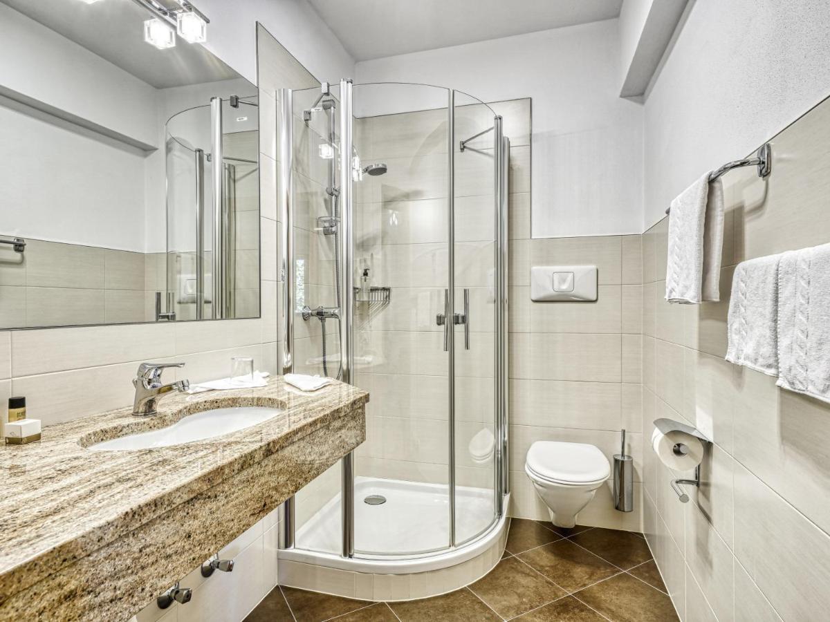 Hotel Traubenheim ติโรโล ภายนอก รูปภาพ