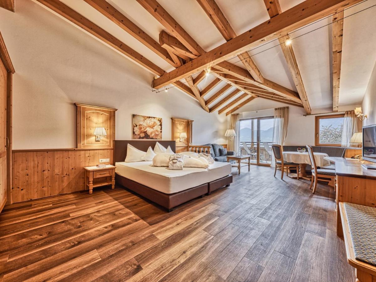 Hotel Traubenheim ติโรโล ภายนอก รูปภาพ
